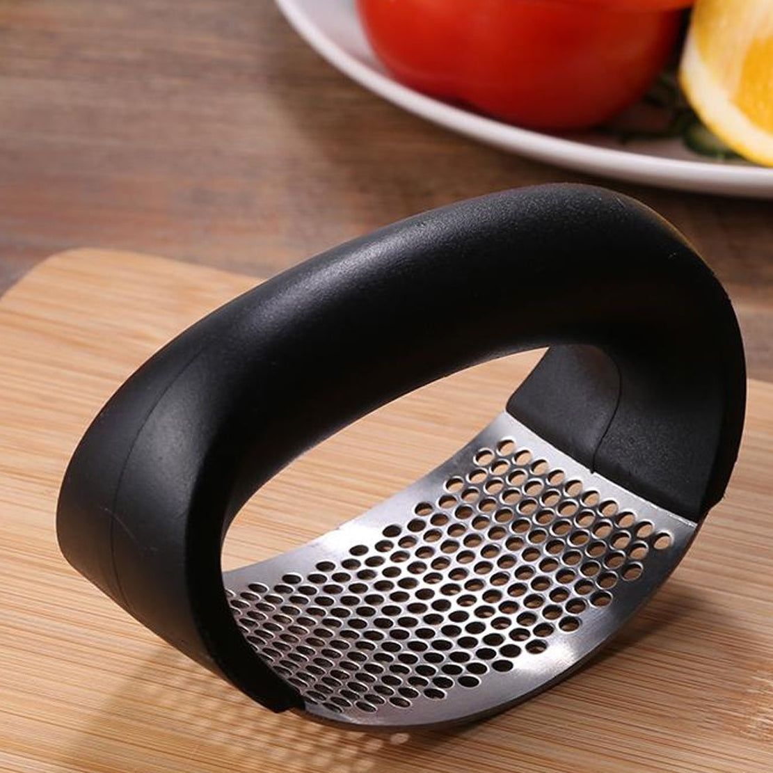 Garlic Presser | Kitchen Stainless Steel Utensil Garlic Presser Crusher Chopper Masher - Kitchen Tool - Pack of 1 - Multipurpose Garlic Presser