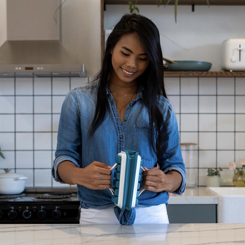 Pop Up Ice Cube Maker Portable Ice Container Bucket Pop Up Ice Cube Maker