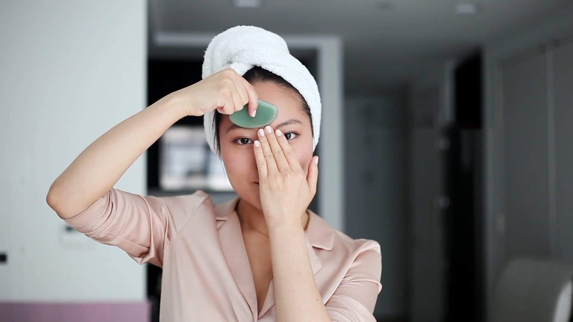 Facial Gua Sha Stone Face Massage Tool Jade Gua Sha